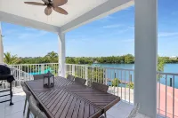 Brand new 5bed/6bath pool w/45 foot dockage - available with 2 more homes