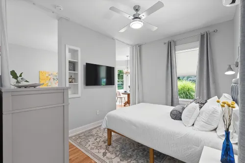 Guest suite close to James River and hiking/biking trails