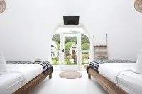 Igloo Beach Lodge - Mountain view