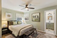 Designer Cottage-Highlands-Amazing Outdoor Living Spaces-Fireplace-Pet Friendly - ブティック