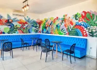 Zester Hotel Sidoarjo - parking
