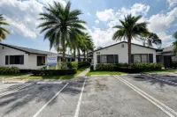 GREAT LOCATION, EAST DELRAY, back yard, pets - 2-Star