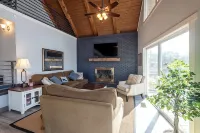 Charming waterfront home with beautiful panoramic views!! - Homestays