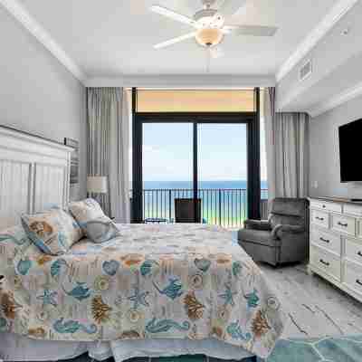 Direct Beachfront Condo Waterslide-Lazy River-Splash Pad-Walk to Restaurants Rooms