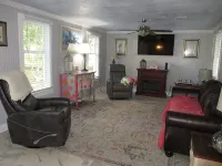 Beautiful vintage cottage remodeled in Old Ocean Springs - Country Houses