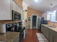 Charming Couple's Cottage close to Lake Michigan, Silver lake, and Stoney Lake - 4-Star