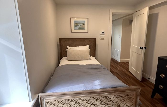 Quick walk to private beach from this brand new 3-bedroom cottage