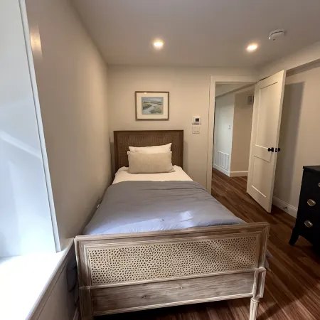 Quick walk to private beach from this brand new 3-bedroom cottage