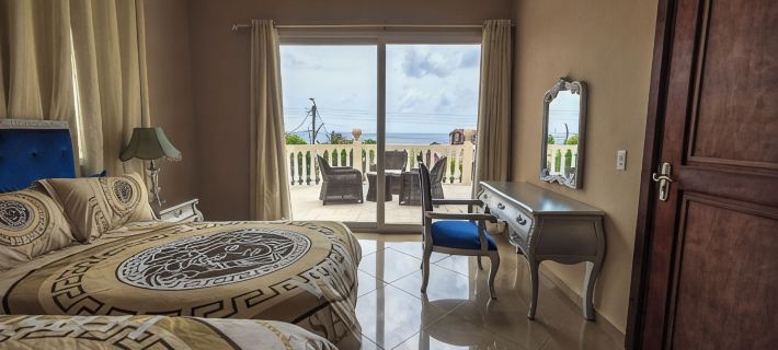Newly Build - Across The Road from The Beach  - 7 bdrm/7 bthrms Hotels in Savaneta