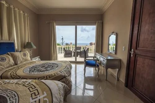 Newly Build - Across The Road from The Beach  - 7 bdrm/7 bthrms - Pools