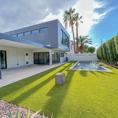 Large Modern 4 Bed in Arcadia w/ Pool & HT - 10min from old town Scottsdale
