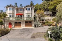 Cambria Victorian Castle: Walk to Beach, Village Shops, Wineries and Galleries!