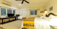 BIG! 3BR Home Fully Equipped, Pool, Gardens & WiFi