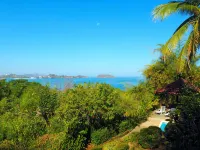 Breathtaking Views - Private Home - Beautifully Landscaped - Walk to the Beach - 3-Star