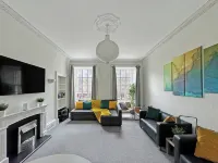 4 Bedroom Modern Spacious Apt - Edinburgh Old Town Hotels in Newington