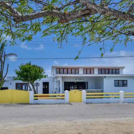 Oceanfront @ Mangel Halto Beach, Snorkel, Scuba, Beach
