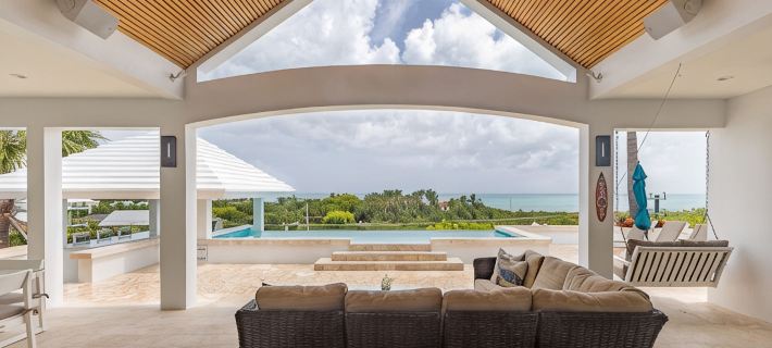 Beautiful OCEAN FRONT, POOL Villa walk or drive to GRACE BAY BEACH Turtle Ridge Hotels in The Bight Settlement