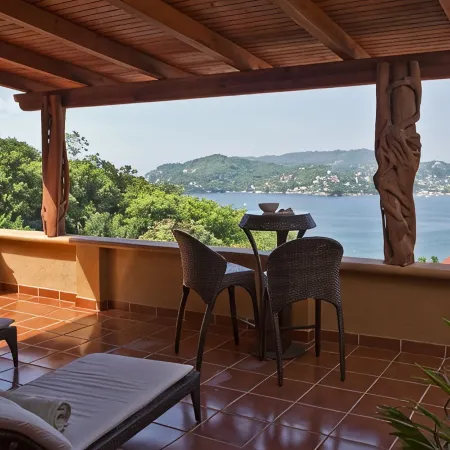 Indulgent, Romantic and Utterly Private—Relax in Affordable Luxury 3BR