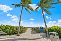 Sundial D310  Charming Beachfront Getaway! - Wifi