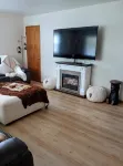 Romantic/family-friendly 3-bedroom home with fireplaces, central AC, and WiFi - 3-Star
