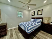 Charming 2-bedroom cottage with full kitchen and WiFi in Pensacola. Sleeps 4. - Wi-Fi