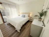 Hampton House • w/Hot Tub • Sleeps 16 • Luxury Beach Escape - Boutique