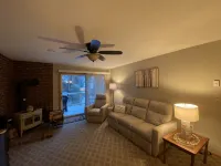 2 bedroom (sleeps 6) cozy condo in the heart of North Conway, NH. - balcony