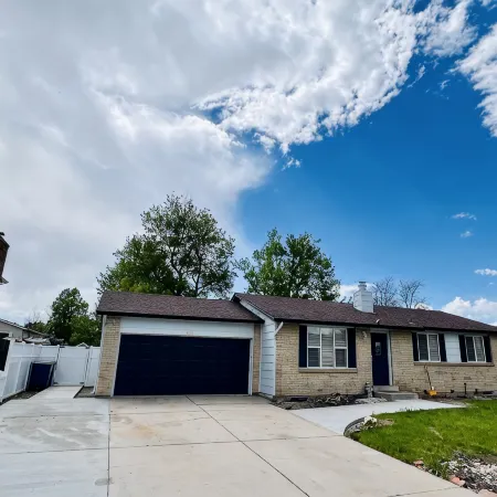 Beautifully Renovated 5-Bedroom Ranch Home in Prime Aurora Neighborhood