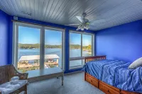 6600 sf, Beds for 33, Hot Tub, Theatre, Game Rm , Entertainers Dock, Great Views