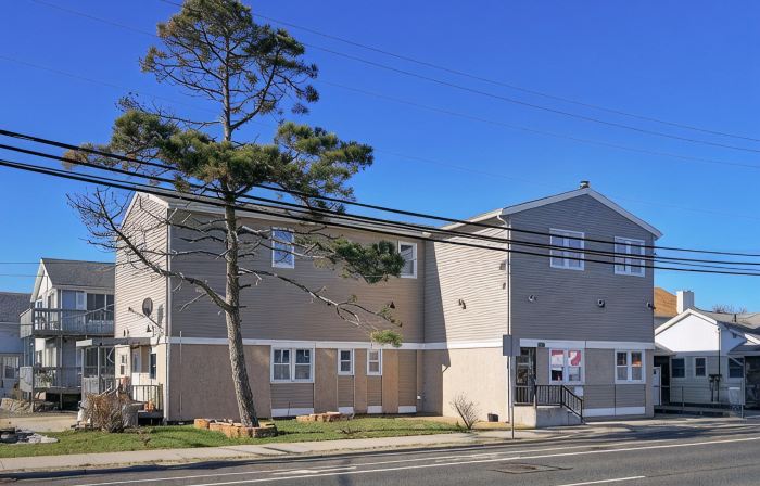 Ultimate Family Beach Retreat - Walk to Beach & Bay - Large & Spacious