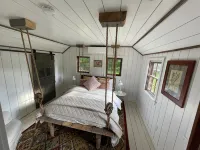 The Owls Nest-A quaint cabin in the woods of VT-Near Bromley, Magic & Stratton