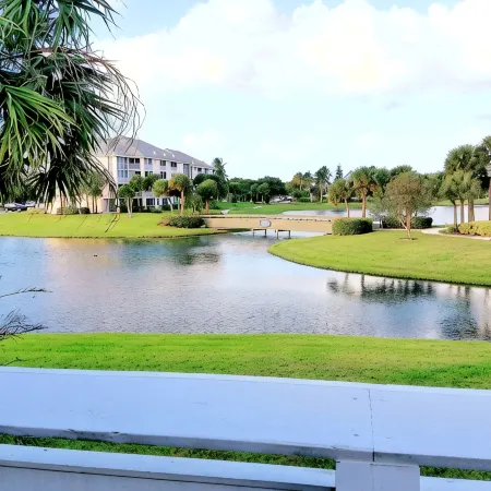 POSHPADZ -Villa Koalua Walk to Jupiter Beach-Prime Lake Views-Resort Setting