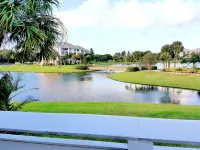 POSHPADZ -Villa Koalua Walk to Jupiter Beach-Prime Lake Views-Resort Setting - 靚景