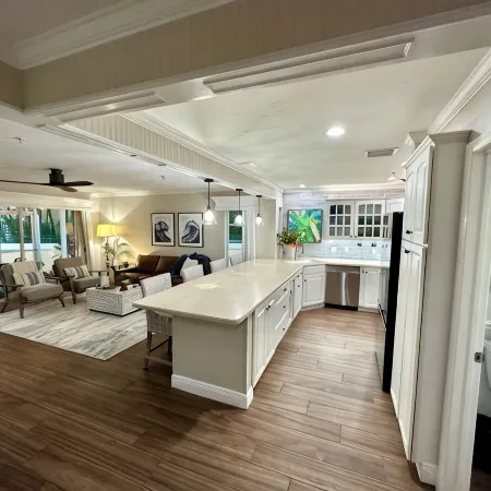 Newly listed Waterfront Townhouse in Old Naples