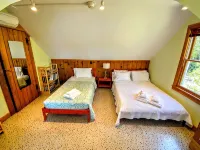 Salt Pond Cottage - Private Beach Access - Homestays