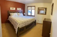 Montana Home close to golfing, fishing, skiing, hiking, hunting and downtown - 3つ星