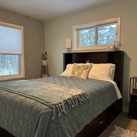This cozy cottage is a short walk to Herbster beach! Easy access to TRAILS!