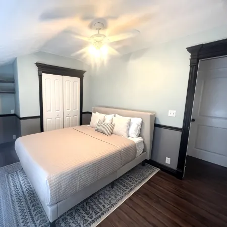 Bucolic views, spacious great room, short walk to center of town!