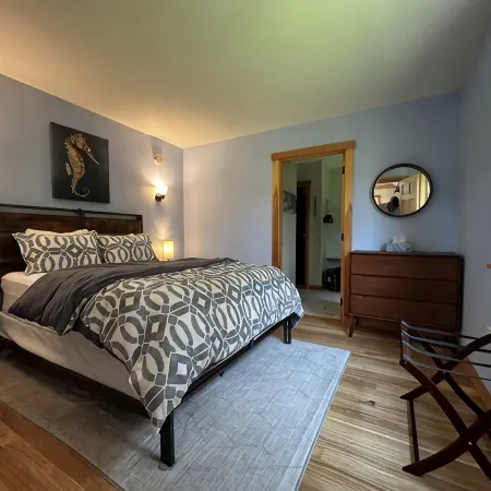 Modern Woodland Privacy with Ocean, Trails, and Lobster All in Walking Distance.
