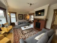 Meticulously Restored Tosa Village Historic Home - Wifi