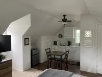 Park-like setting near river, trails, hot springs and so much more! - Apartments