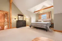 New Listing!  New 7 Person HotTub & GrillFirePit 2 Arcades 9 Minutes to Wisp! - Chalets