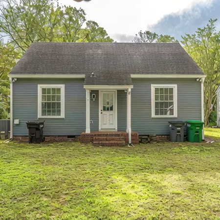 The McCaskill Cottage in the Village of Pinehurst!