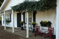 Studio Home, Walk to Downtown Franklin, Pets with Fee, Veteran Owned - 4-Star