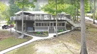 Lakefront. Spectacular Mountain and Lake Views/Dock/Private Cove. Gentle Slope. - Boutique