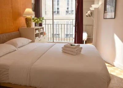 Charming flat in the heart of Paris on the Seine Hotels in Ile Saint-Louis