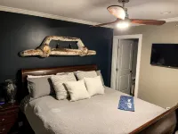 Newly remodeled riverside location a stroll from all which Pagosa has to offer! - Balkoner