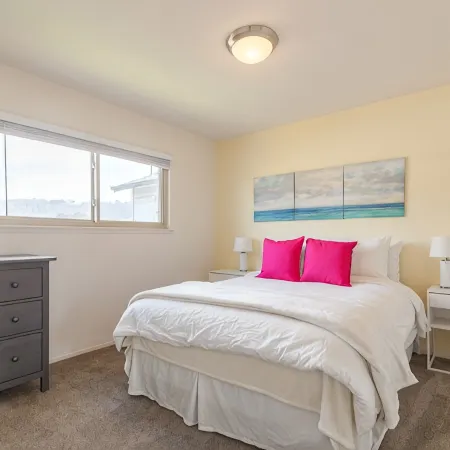 Beachfront Ocean Views 20 Mins to SF!