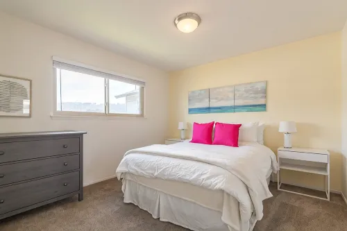 Beachfront Ocean Views 20 Mins to SF! - Homestays