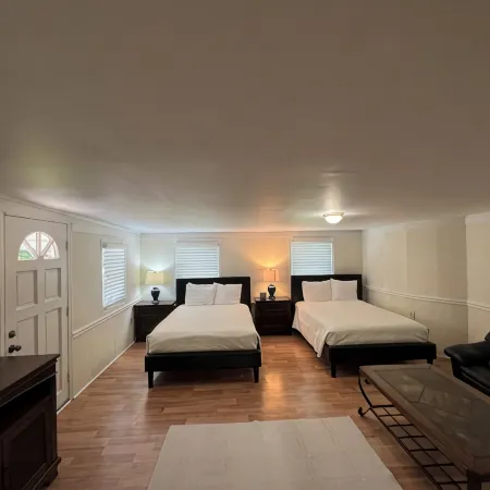 A cozy single family home located right in the center of Augusta!